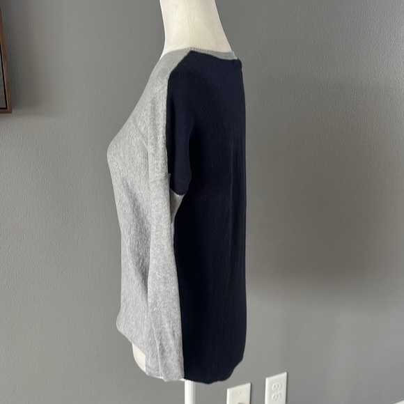 Vince Cotton Cashmere Knit Sweater Crew Neck Gray and Navy Blue - Picture 3 of 9